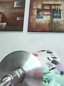 cuteluci  online show from January 22, 2025, 6:41 pm