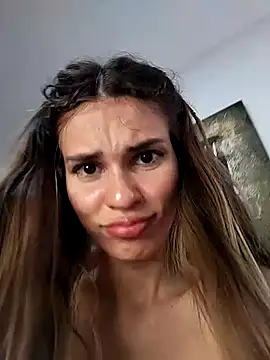 cuteluci  online show from January 23, 2025, 3:01 pm