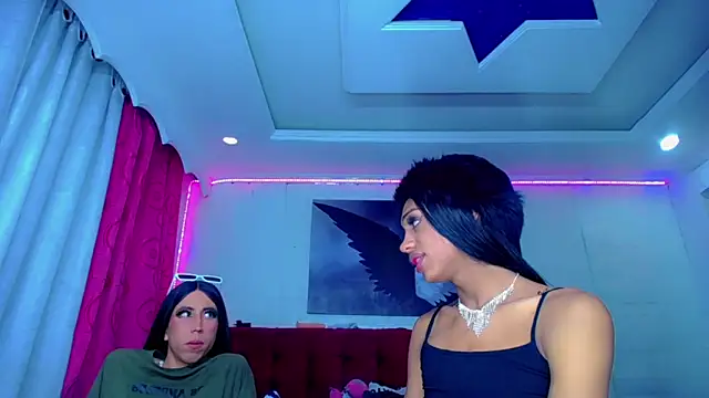 NahomiCamper online show from October 18, 2025, 1:23 pm