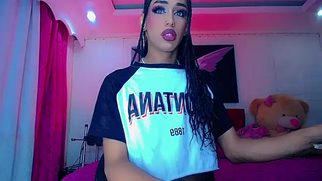 NahomiCamper online show from January 12, 2026, 1:22 am