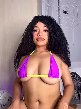 Snapshot of Alyssa_Houston chatting on October 29, 2025, 3:09 am Alyssa Houston online show from October 29, 2025, 3:09 am