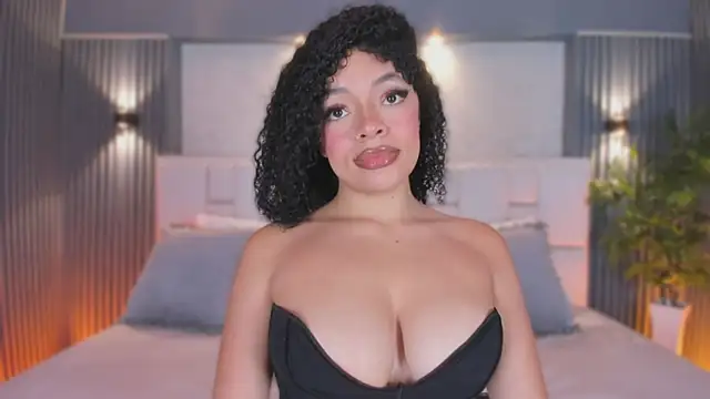 Alyssa Houston online show from August 4, 2026, 7:49 pm