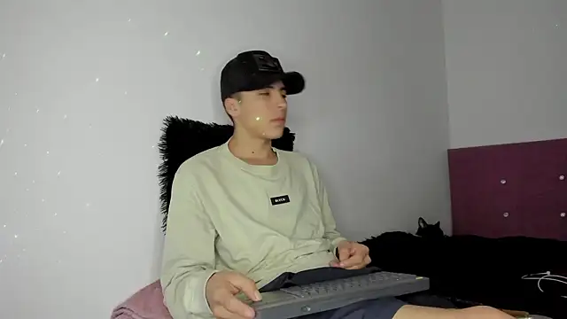 Snapshot of HeellBoy_ chatting on March 22, 2026, 2:59 am HeellBoy online show from March 22, 2026, 2:59 am