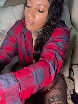 CrownedNyaries online show from January 8, 2025, 7:03 pm