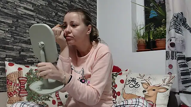 SweetMaddy888 online show from December 27, 2024, 4:15 am