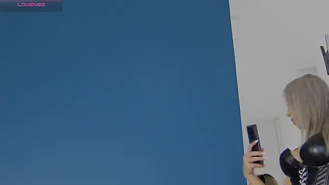 Snapshot of CelineMeyerr chatting on September 23, 2025, 4:26 am CelineMeyerr online show from September 23, 2025, 4:26 am