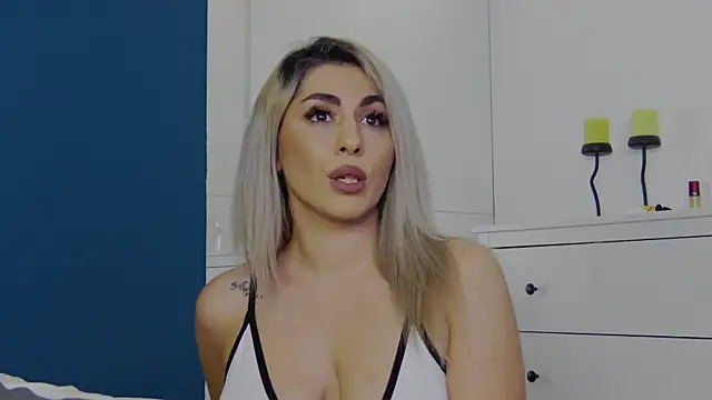 Snapshot of CelineMeyerr chatting on October 14, 2025, 5:30 am CelineMeyerr online show from October 14, 2025, 5:30 am