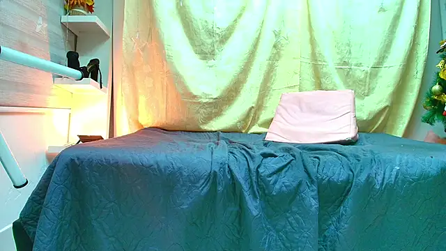  sara london online show from December 15, 2024, 6:26 pm