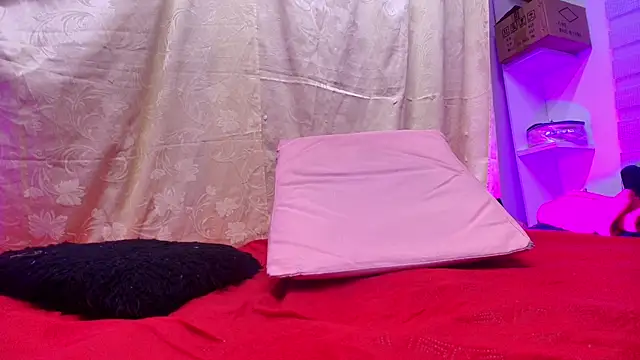  sara london online show from February 1, 2025, 12:05 pm