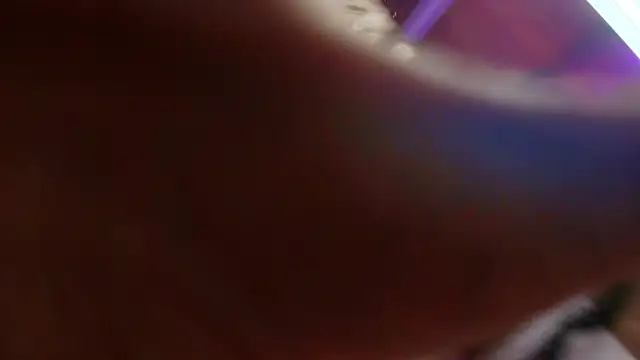  sara london online show from February 9, 2025, 11:58 am