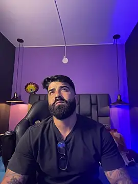 Snapshot of Lyon_vach chatting on February 14, 2026, 11:45 pm Lyon vach online show from February 14, 2026, 11:45 pm