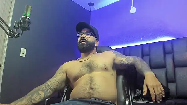 Snapshot of Lyon_vach chatting on March 2, 2026, 4:14 am Lyon vach online show from March 2, 2026, 4:14 am