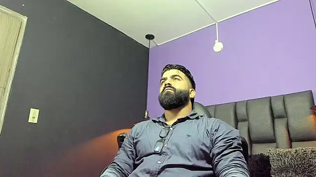 Snapshot of Lyon_vach chatting on March 4, 2026, 12:05 am Lyon vach online show from March 4, 2026, 12:05 am