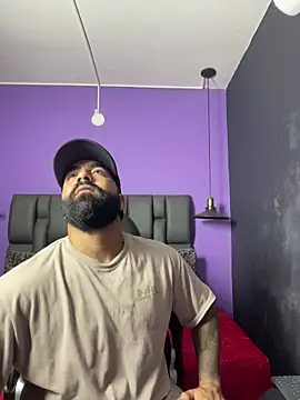 Snapshot of Lyon_vach chatting on March 15, 2026, 11:11 pm Lyon vach online show from March 15, 2026, 11:11 pm