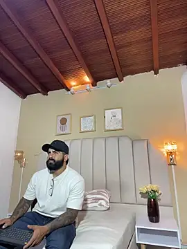 Snapshot of Lyon_vach chatting on March 17, 2026, 10:46 pm Lyon vach online show from March 17, 2026, 10:46 pm