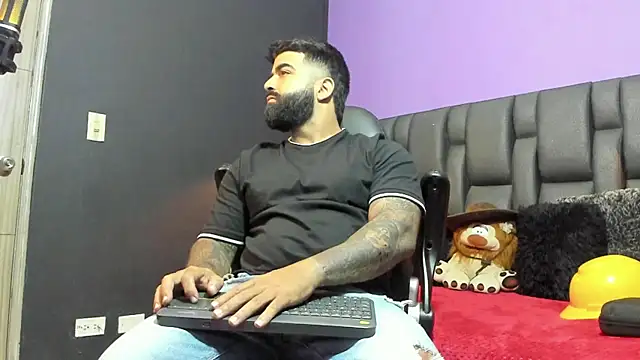 Snapshot of Lyon_vach chatting on March 22, 2026, 12:47 am Lyon vach online show from March 22, 2026, 12:47 am