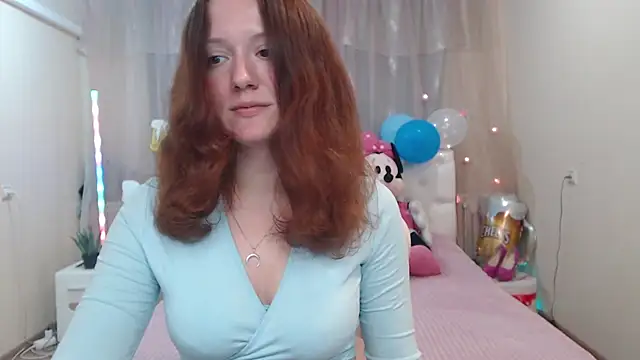 Snapshot of BarbaraStily chatting on September 19, 2025, 8:05 am BarbaraStily online show from September 19, 2025, 8:05 am