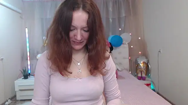 Snapshot of BarbaraStily chatting on October 9, 2025, 7:39 am BarbaraStily online show from October 9, 2025, 7:39 am