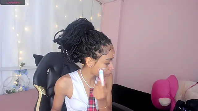 Abigail Wilson  online show from December 21, 2024, 8:21 pm