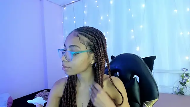 Abigail Wilson  online show from January 6, 2025, 11:42 pm