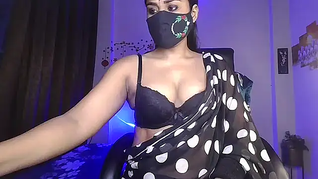 Black-Pearll online show from May 12, 2026, 2:03 pm