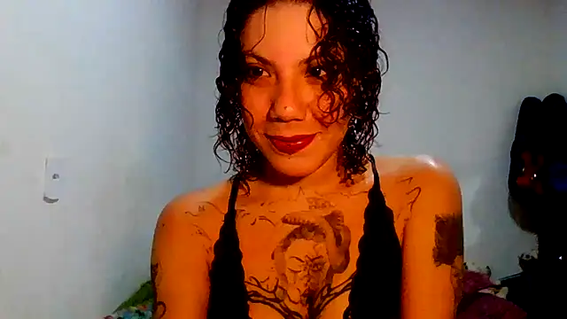 Snapshot of Submersidollx chatting on May 6, 2026, 12:21 pm Submersidollx online show from May 6, 2026, 12:21 pm