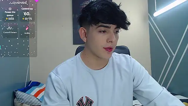nolan twink1 online show from February 12, 2025, 5:37 pm