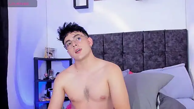 nolan twink1 online show from April 30, 2026, 8:57 pm