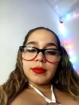 LaurenWelly  online show from January 25, 2025, 2:15 am