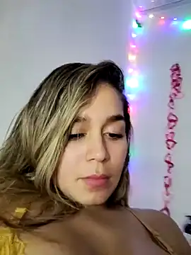 LaurenWelly  online show from February 6, 2025, 3:27 am