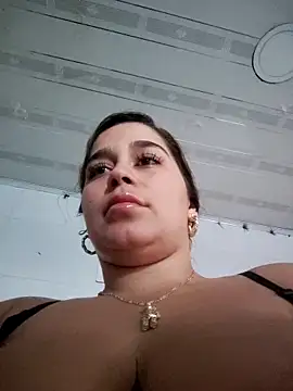 LaurenWelly  online show from March 16, 2026, 11:09 pm