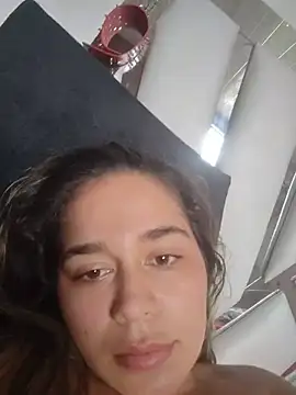 LaurenWelly  online show from June 16, 2026, 12:52 pm