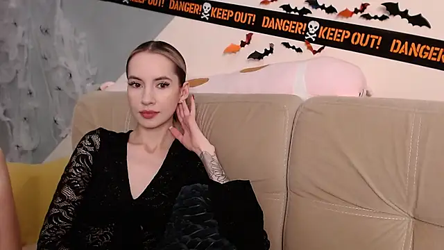 AmbrielHailey online show from November 4, 2025, 12:32 am