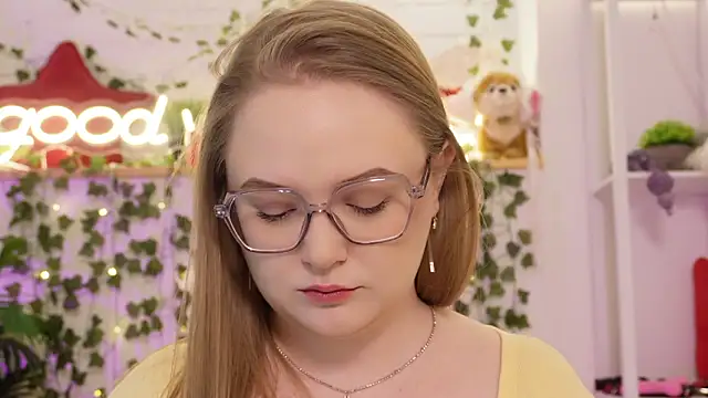 MonicaAsis online show from February 5, 2026, 6:12 pm