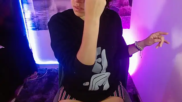 daniela rivasth online show from February 26, 2025, 5:53 am