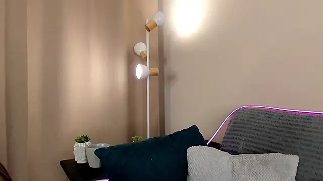 Snapshot of EdithHaskell chatting on December 28, 2024, 7:33 pm EdithHaskell online show from December 28, 2024, 7:33 pm