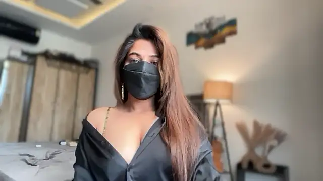 Hotty-Sana online show from April 29, 2026, 5:00 am