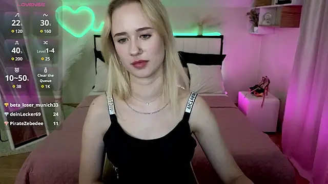 SashaBrooks online show from February 5, 2025, 1:04 am