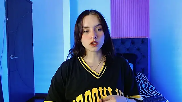 Paris bby online show from September 12, 2025, 6:52 pm