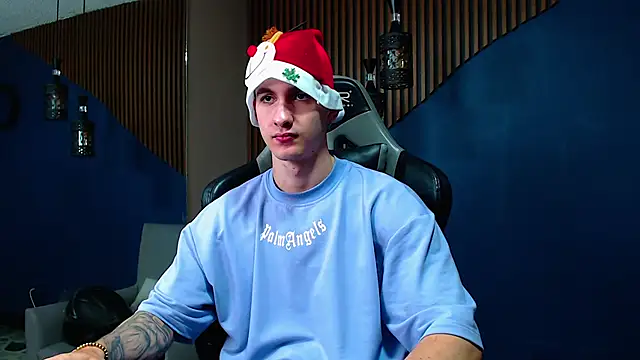 JacksonOlsenn online show from December 28, 2024, 1:06 pm