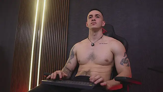 JacksonOlsenn online show from June 25, 2026, 9:19 pm
