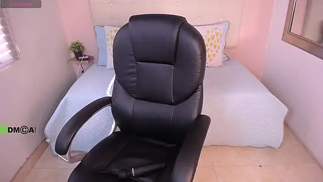 Snapshot of Cristal__adams chatting on March 11, 2025, 12:39 pm Cristal  adams online show from March 11, 2025, 12:39 pm