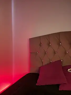 Snapshot of NINA_18_YEARS chatting on September 19, 2025, 8:42 pm NINA 18 YEARS online show from September 19, 2025, 8:42 pm