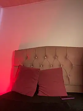 Snapshot of NINA_18_YEARS chatting on October 21, 2025, 6:41 pm NINA 18 YEARS online show from October 21, 2025, 6:41 pm