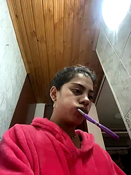 NINA 18 YEARS online show from December 15, 2025, 7:29 pm