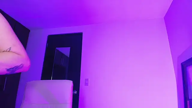 TinaJonnes  online show from February 15, 2026, 8:13 am