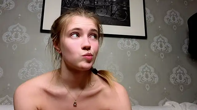 AnneFoxy online show from February 19, 2025, 7:06 am