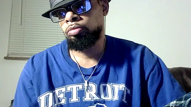 Snapshot of WhiskeyWood_DuhGOD chatting on October 15, 2025, 1:28 am WhiskeyWood DuhGOD online show from October 15, 2025, 1:28 am