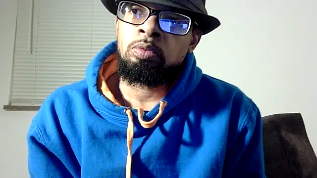 Snapshot of WhiskeyWood_DuhGOD chatting on October 25, 2025, 1:24 am WhiskeyWood DuhGOD online show from October 25, 2025, 1:24 am