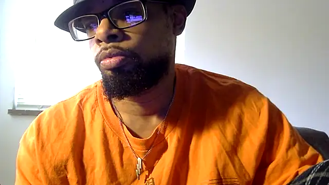 Snapshot of WhiskeyWood_DuhGOD chatting on November 5, 2025, 5:35 pm WhiskeyWood DuhGOD online show from November 5, 2025, 5:35 pm